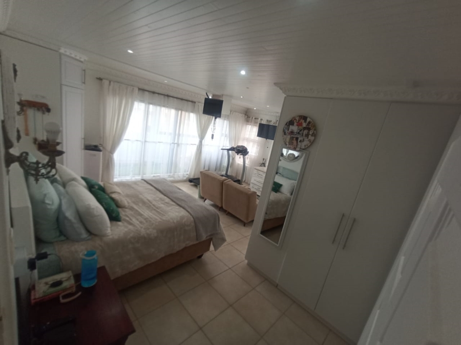 5 Bedroom Property for Sale in Mossel Bay Ext 13 Western Cape